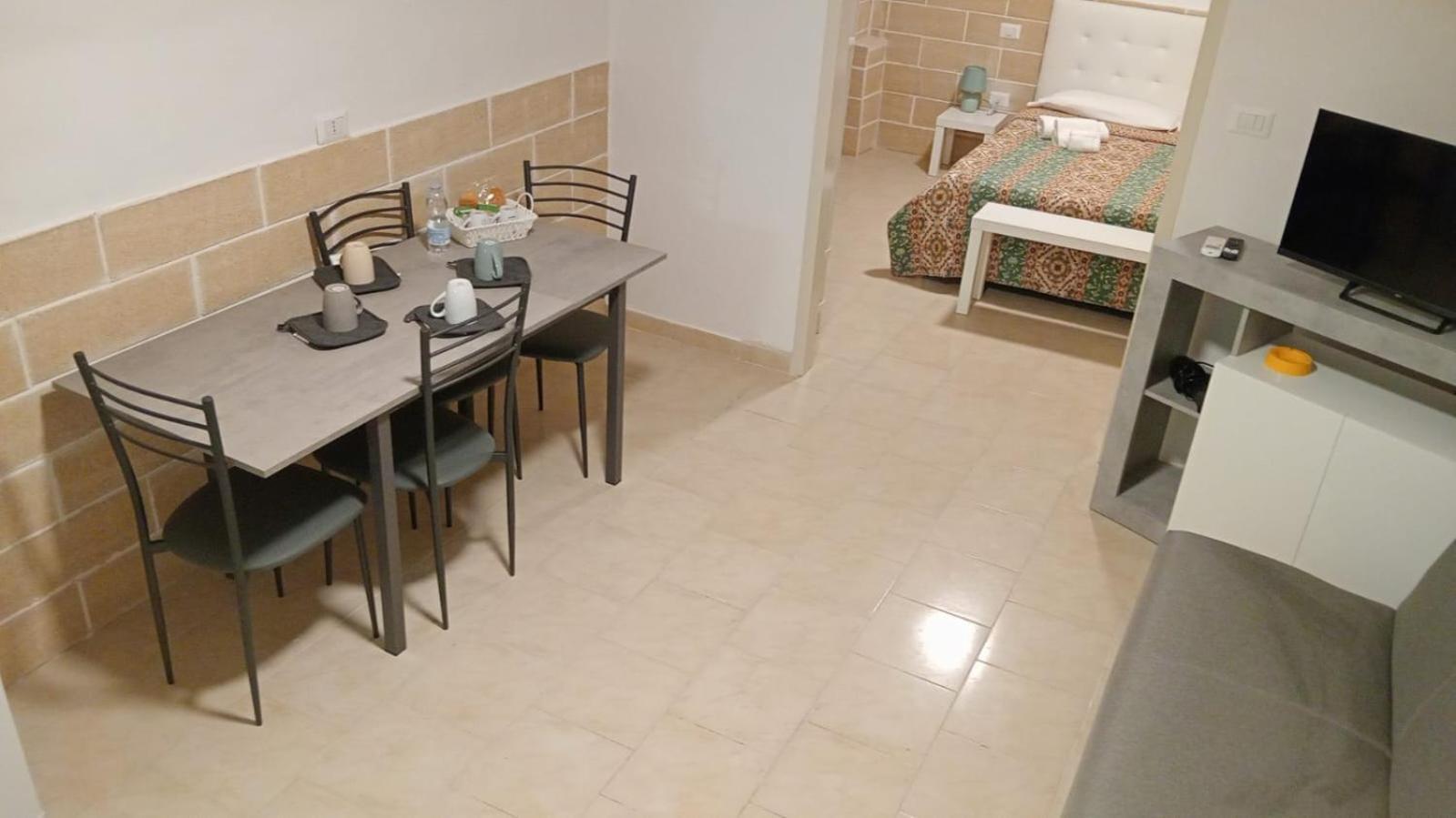 Di Fronzo Guest House A ทริจเจียโน ภายนอก รูปภาพ