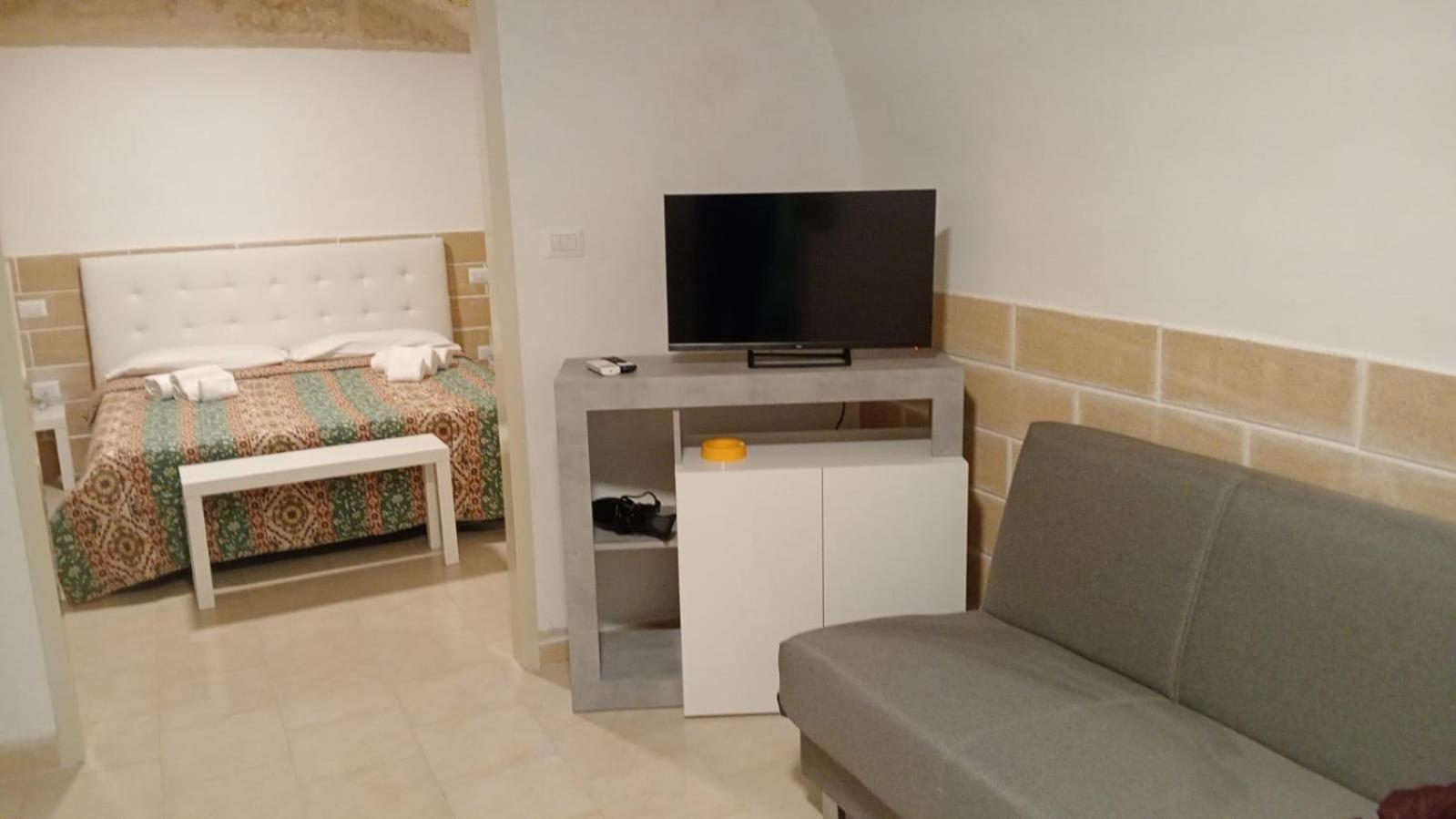 Di Fronzo Guest House A ทริจเจียโน ภายนอก รูปภาพ